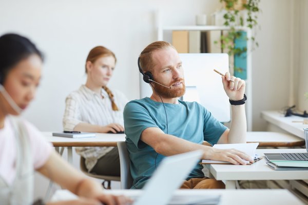 Externalisation service client : la solution pour rehausser votre image de marque