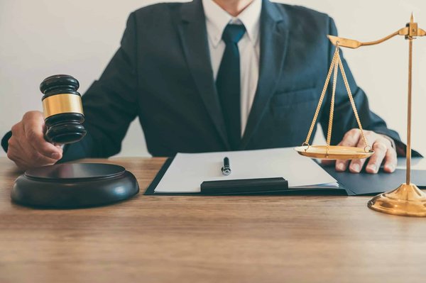 L'avocat en droit rural, un partenaire juridique incontournable pour l'agriculteur