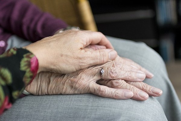Quelles sont les aides pour les personnes âgées ?